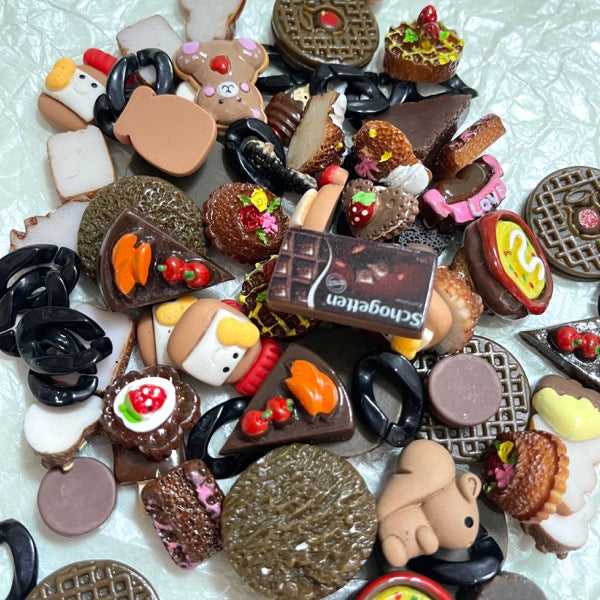 【CraftBeast handmade】Phone case DIY kit - Step2: CHARMS