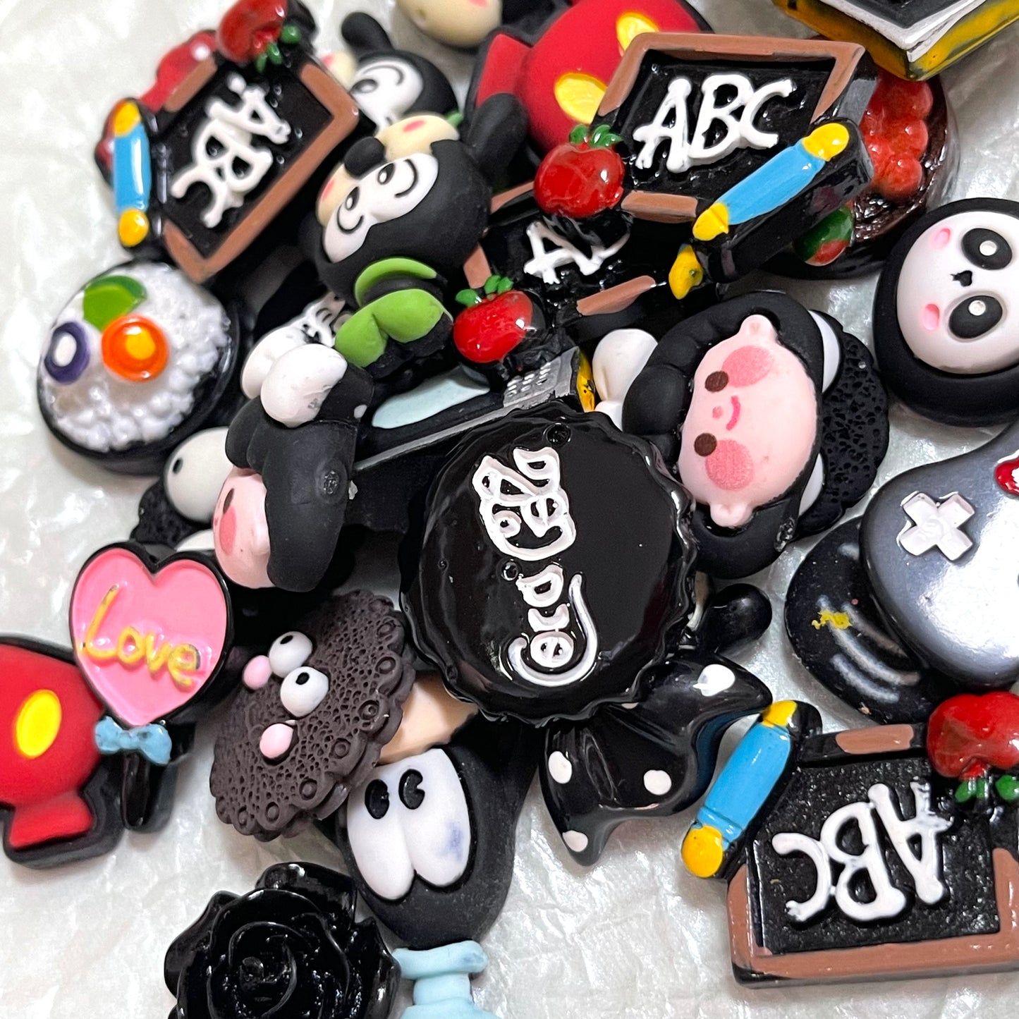 【CraftBeast handmade】Phone case DIY kit - Step2: CHARMS