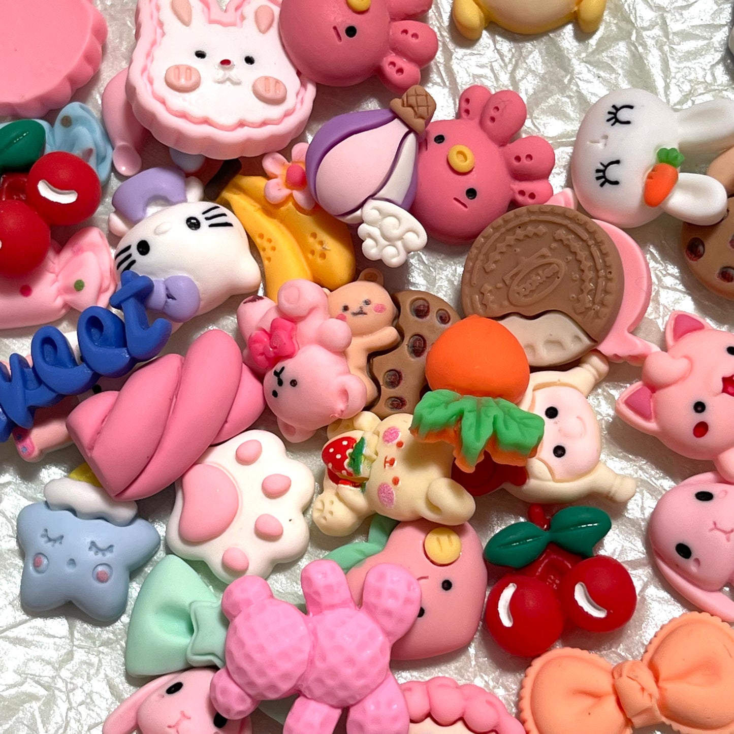 【CraftBeast handmade】Phone case DIY kit - Step2: CHARMS